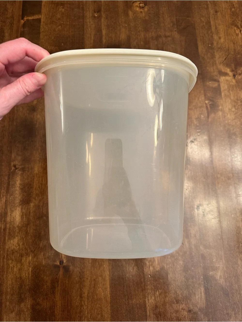 Rubbermaid questions leave